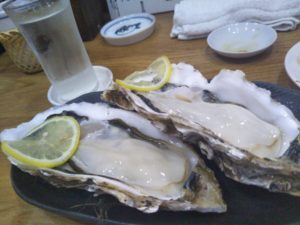 中板橋 炭火や 生牡蠣