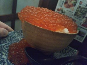北海道知床漁場 池袋 イクラこぼれ丼